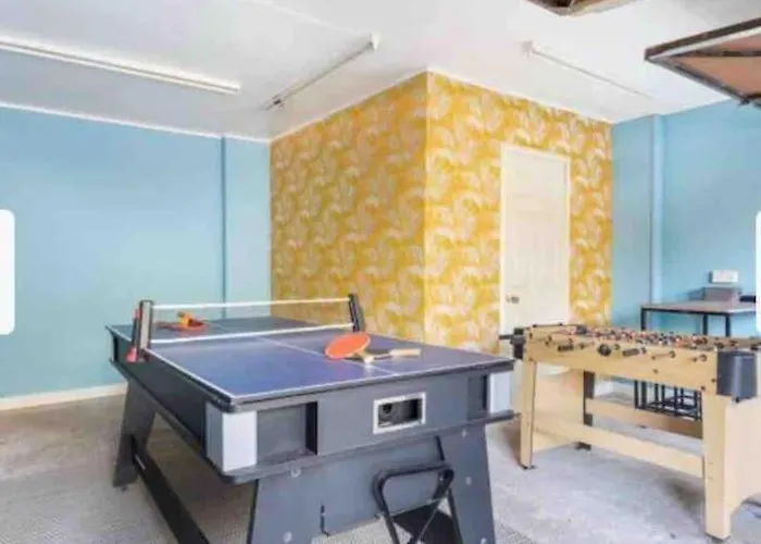 Beautiful Large Property, Sleeps 9 Walking Distance To The Sea , Beaches And Restaurants Fantastic Interior