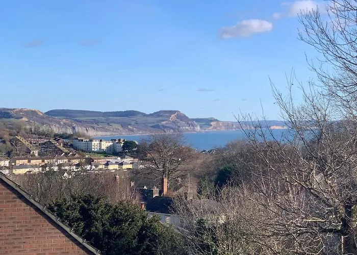 Beautiful Large Property, Sleeps 9 Walking Distance To The Sea , Beaches And Restaurants Fantastic Interior