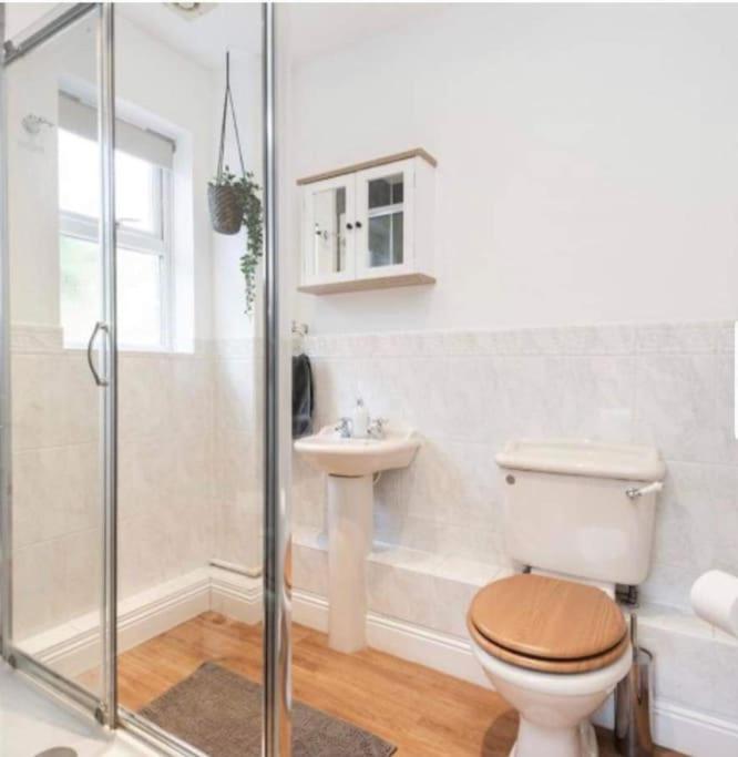 Beautiful Large Property, Sleeps 9 Walking Distance To The Sea , Beaches And Restaurants Fantastic Interior Holiday home Lyme Regis