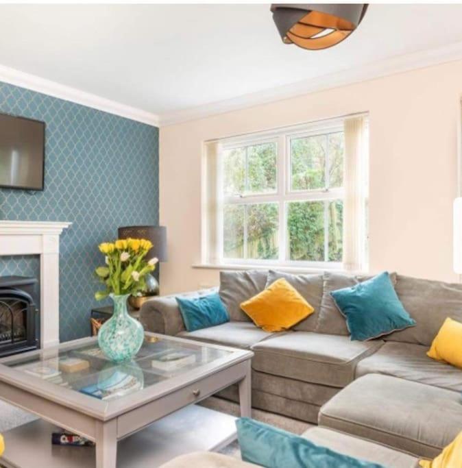Beautiful Large Property, Sleeps 9 Walking Distance To The Sea , Beaches And Restaurants Fantastic Interior Lyme Regis