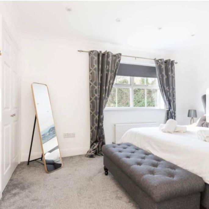 Beautiful Large Property, Sleeps 9 Walking Distance To The Sea , Beaches And Restaurants Fantastic Interior * Lyme Regis