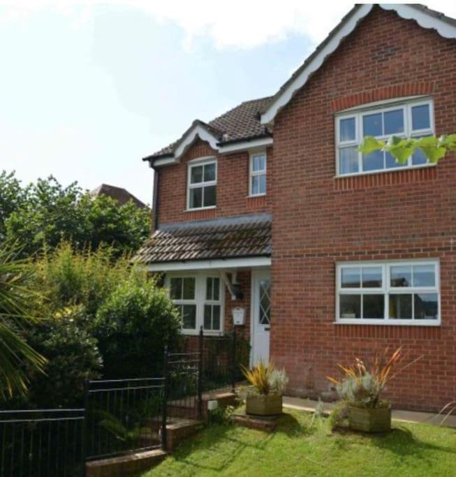 Beautiful Large Property, Sleeps 9 Walking Distance To The Sea , Beaches And Restaurants Fantastic Interior Holiday home Lyme Regis