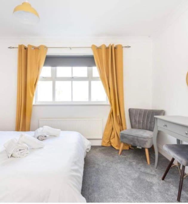 Holiday home Beautiful Large Property, Sleeps 9 Walking Distance To The Sea , Beaches And Restaurants Fantastic Interior